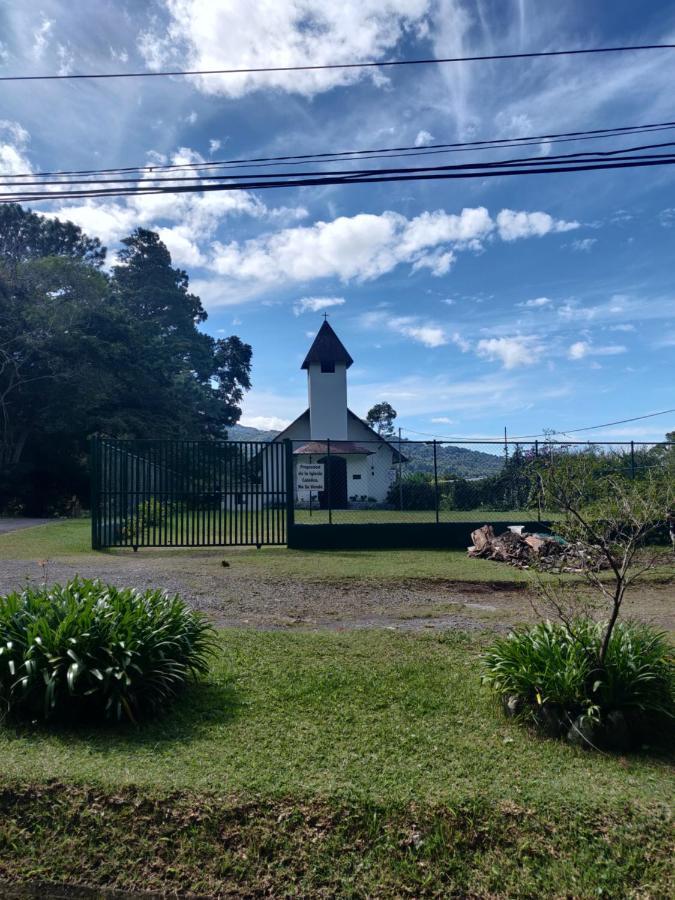 הוסטל בוקט Agartha Mountain Retreat מראה חיצוני תמונה