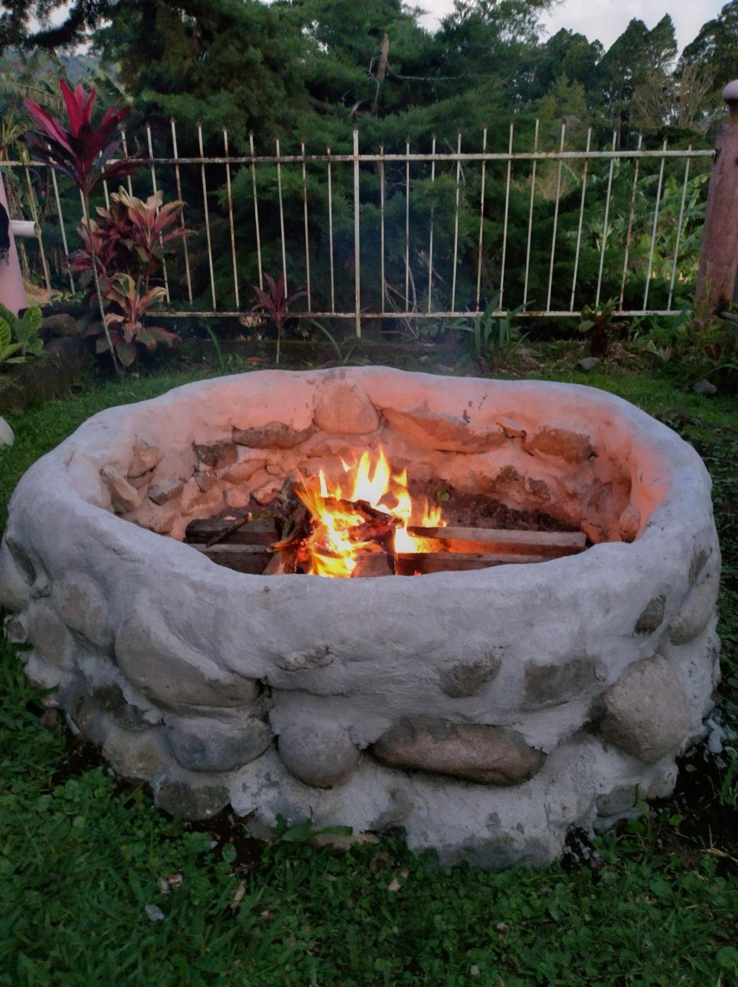 הוסטל בוקט Agartha Mountain Retreat מראה חיצוני תמונה